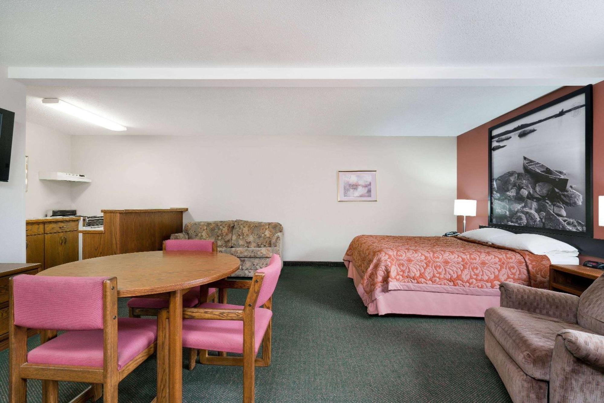 Super 8 By Wyndham Perham Hotell Exteriör bild